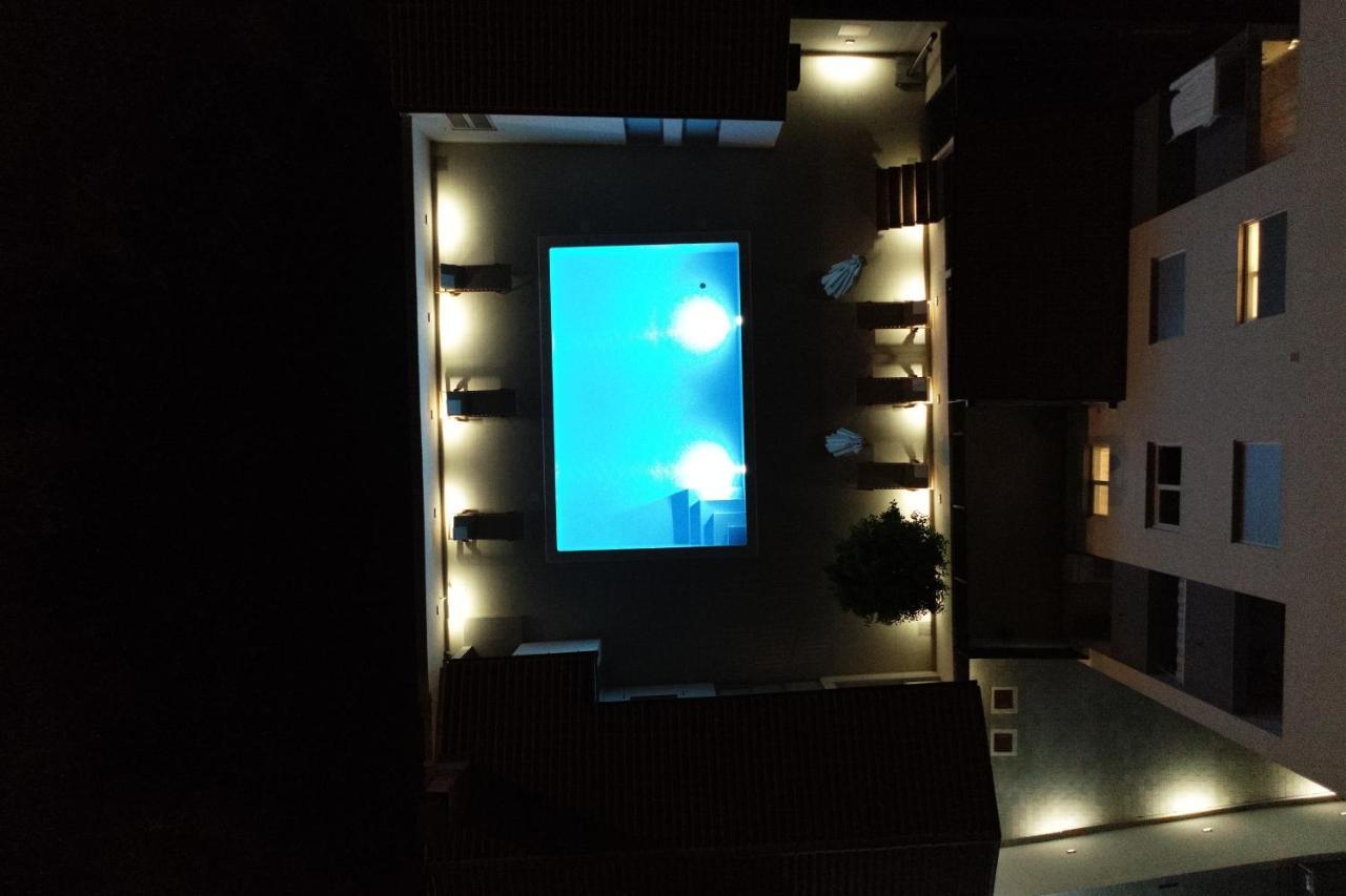 Apartment Zara - Luxury Apartment With Private Pool 外观 照片