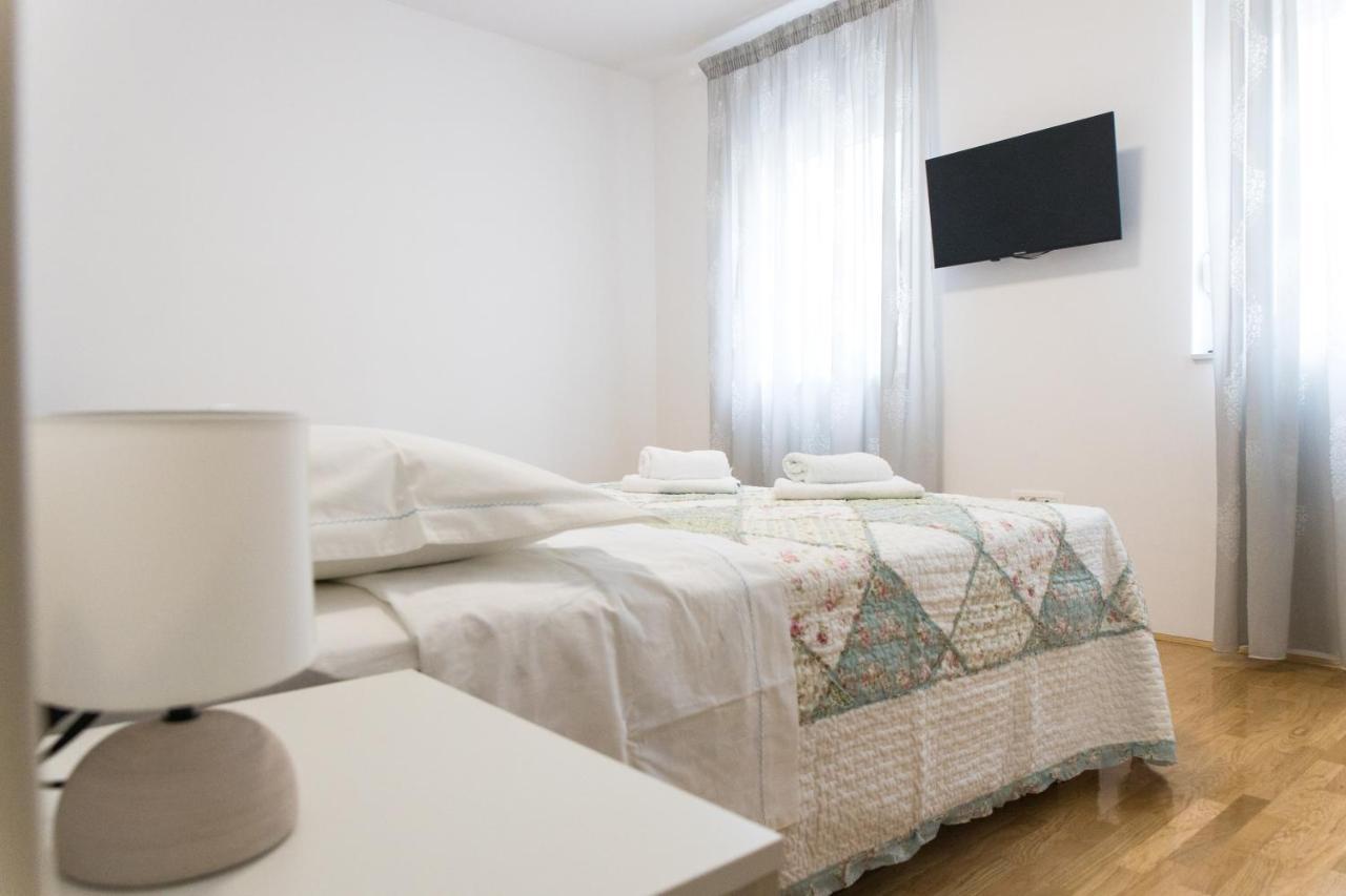 Apartment Zara - Luxury Apartment With Private Pool 外观 照片