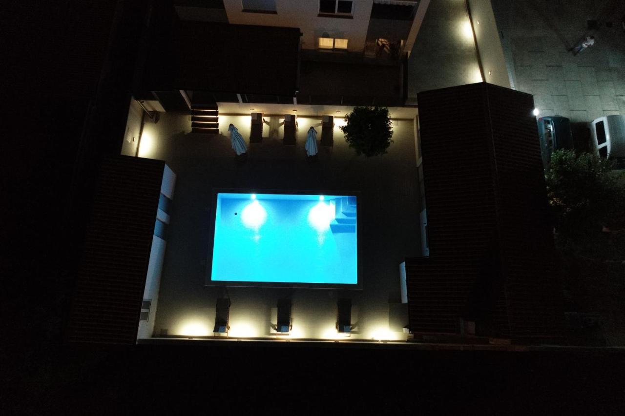 Apartment Zara - Luxury Apartment With Private Pool 外观 照片