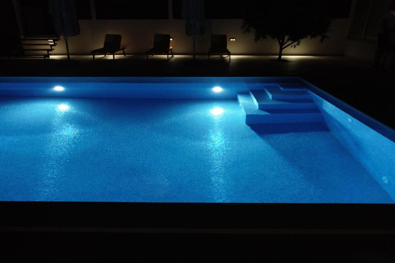 Apartment Zara - Luxury Apartment With Private Pool 外观 照片